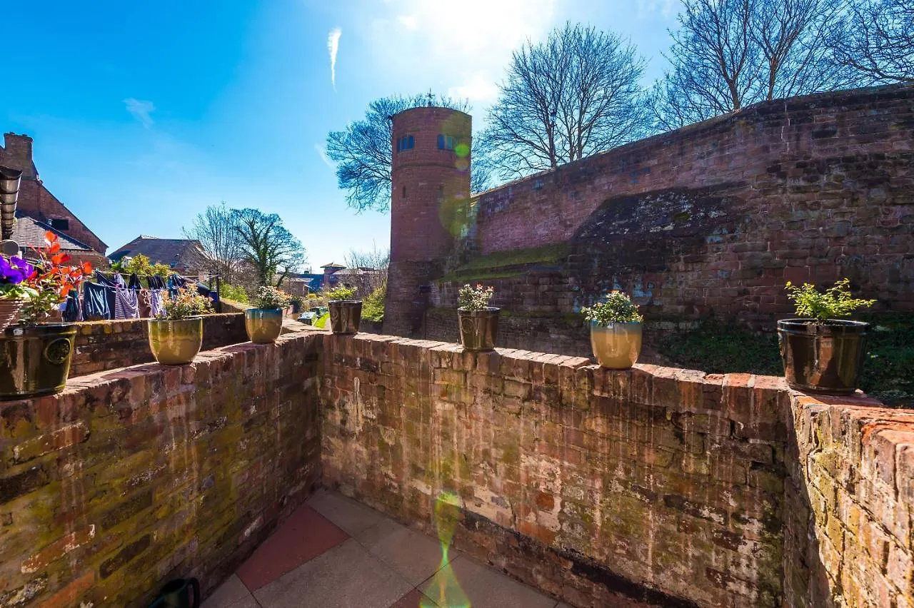 Holiday home Stylish Home With Canal Views Chester United Kingdom